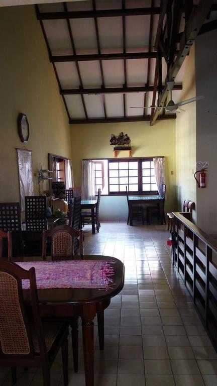 Peye Guesthouse Malang Zewnętrze zdjęcie