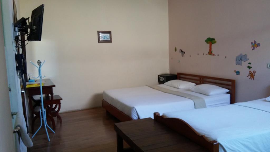 Peye Guesthouse Malang Zewnętrze zdjęcie