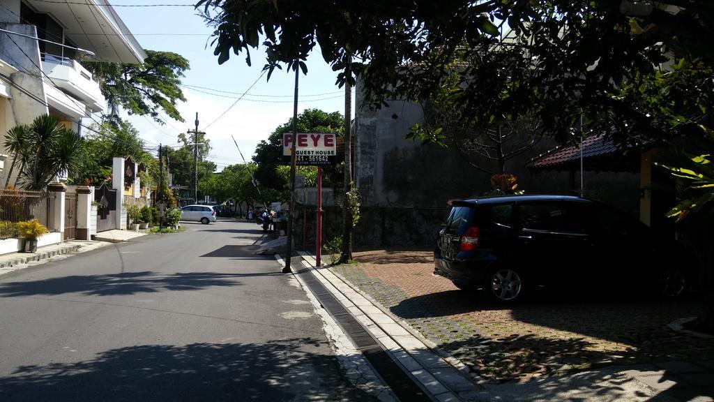 Peye Guesthouse Malang Zewnętrze zdjęcie