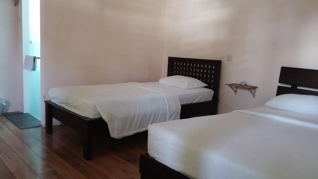 Peye Guesthouse Malang Zewnętrze zdjęcie