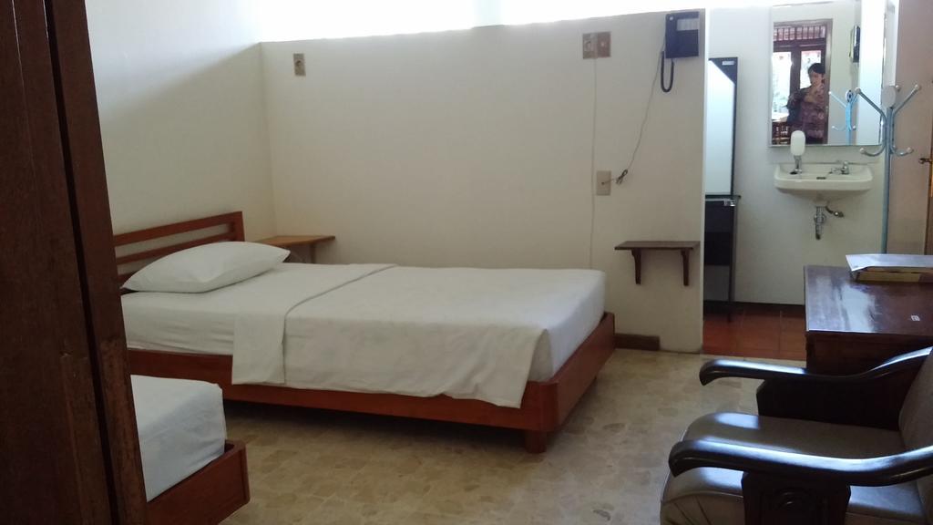 Peye Guesthouse Malang Zewnętrze zdjęcie