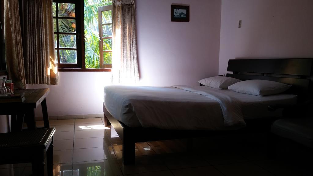 Peye Guesthouse Malang Zewnętrze zdjęcie