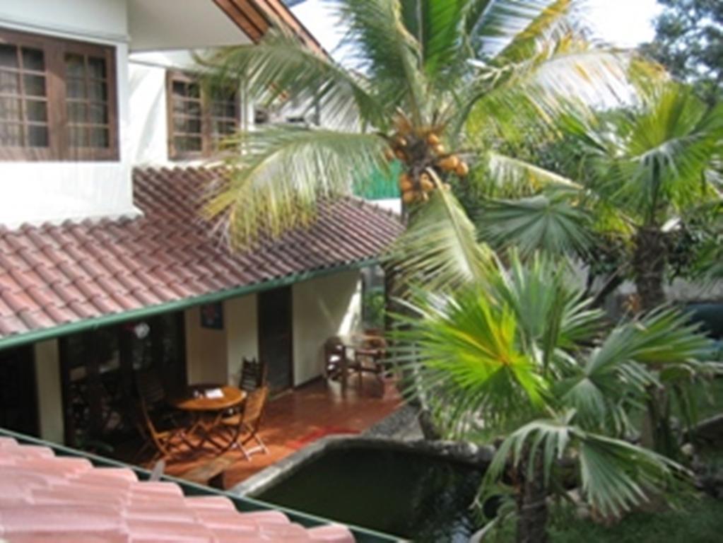Peye Guesthouse Malang Zewnętrze zdjęcie