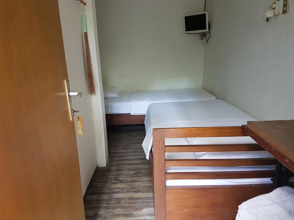 Peye Guesthouse Malang Zewnętrze zdjęcie