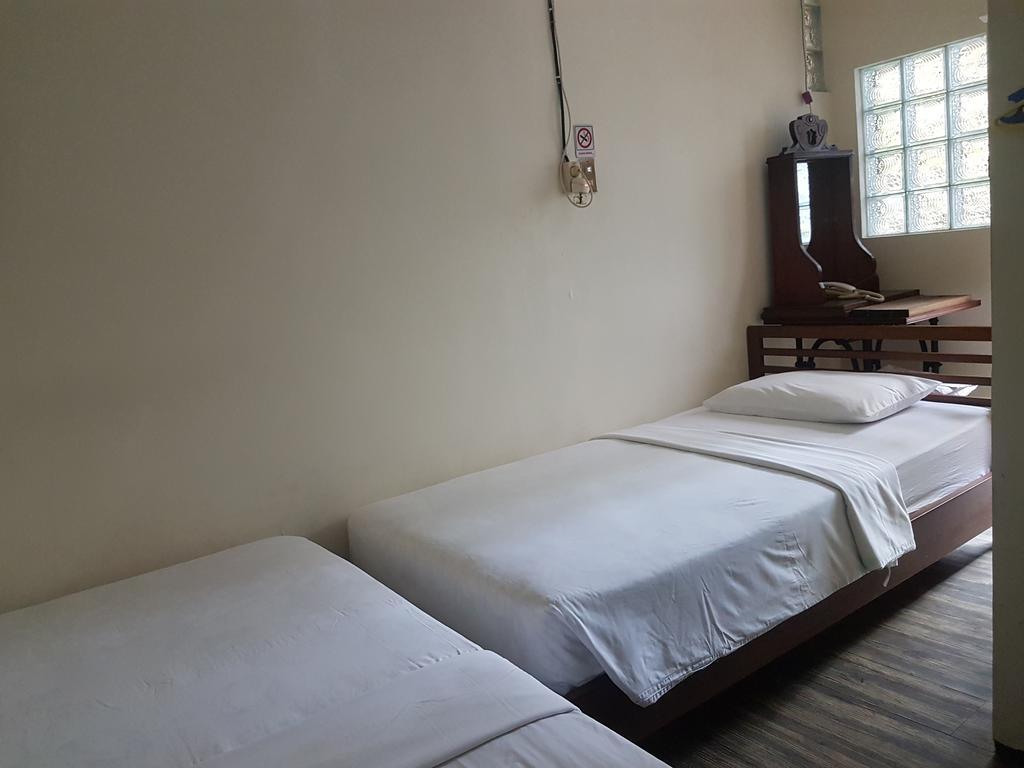 Peye Guesthouse Malang Zewnętrze zdjęcie