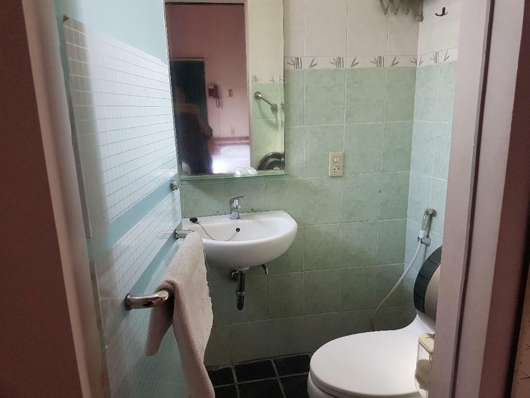 Peye Guesthouse Malang Zewnętrze zdjęcie