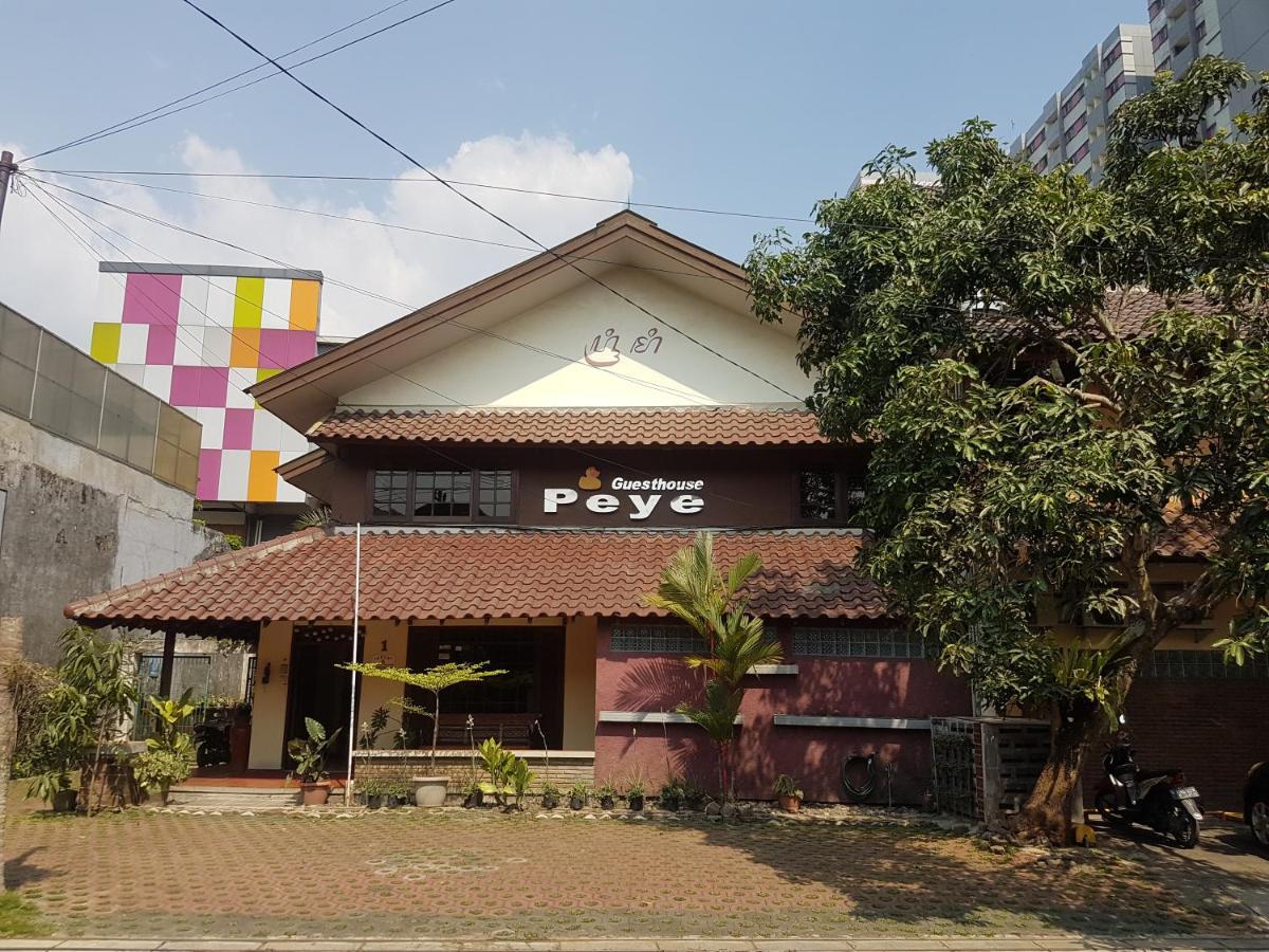 Peye Guesthouse Malang Zewnętrze zdjęcie